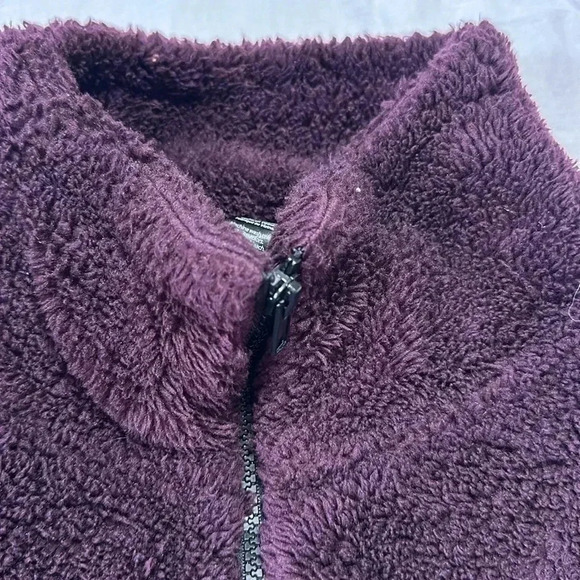 Vogo Athletics burgundy quarter zip fleece size large - Picture 2 of 6
